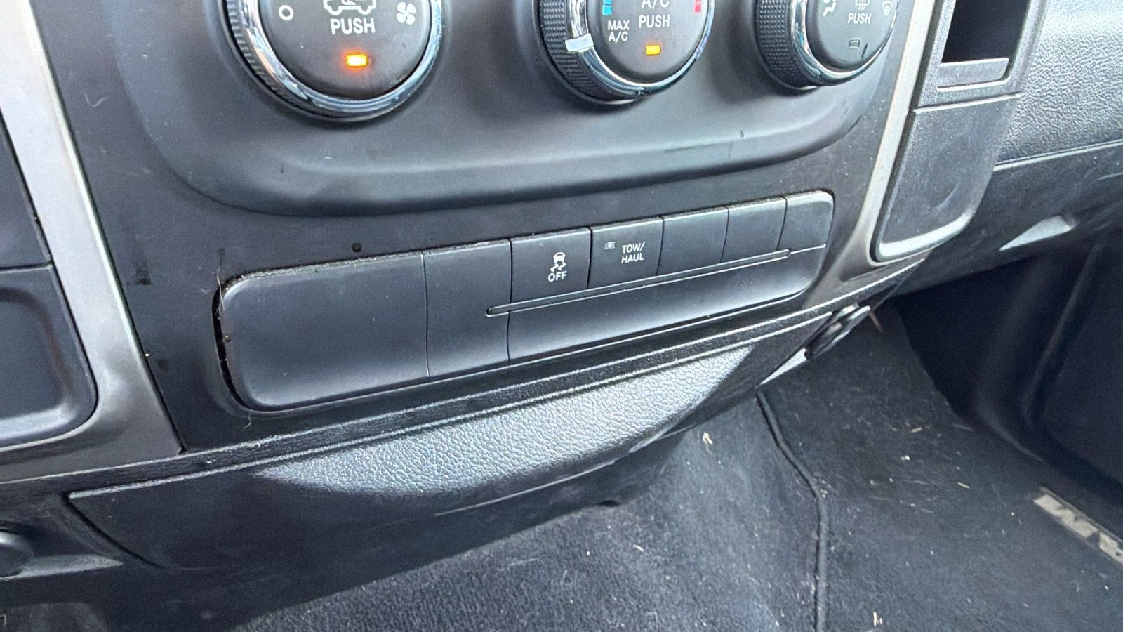 Used 2019 RAM 1500 Classic SLT RWD image 33