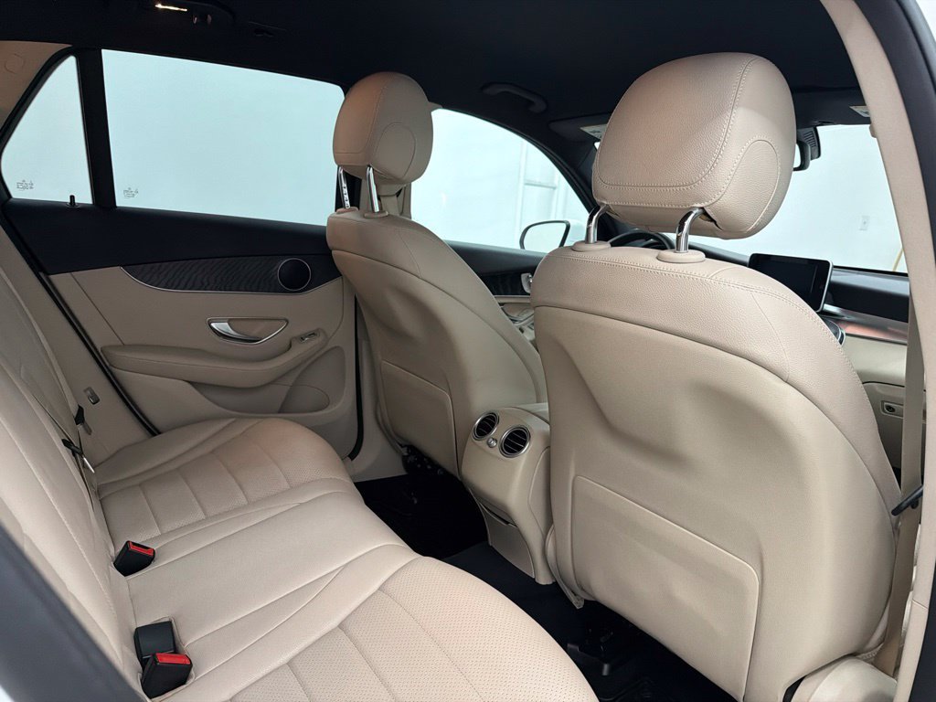 Used 2018 Mercedes-Benz GLC 300 4MATIC image 30