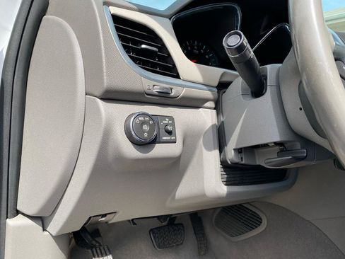 Used 2017 Chevrolet Traverse LT w/ Style and Technology Package FWD image 19