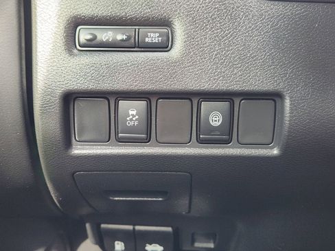 Used 2021 Nissan Murano S FWD image 25
