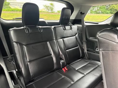 Used 2023 Ford Explorer XLT w/ Equipment Group 202A AWD/4WD image 35