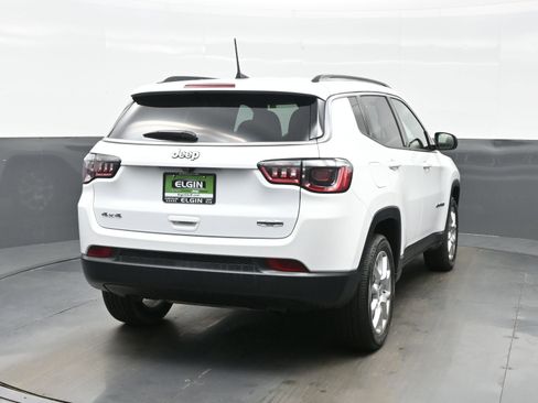 Used 2023 Jeep Compass Latitude image 5