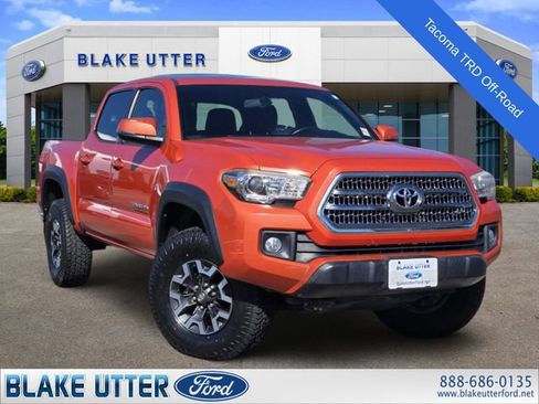 Used 2016 Toyota Tacoma TRD Off-Road w/ Premium & Technology Package AWD/4WD image 1