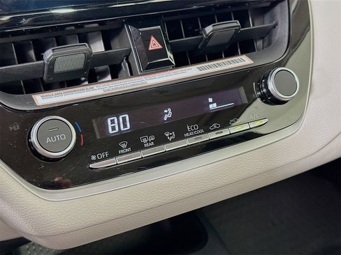 Used 2024 Toyota Corolla LE w/ LE Convenience Package image 16