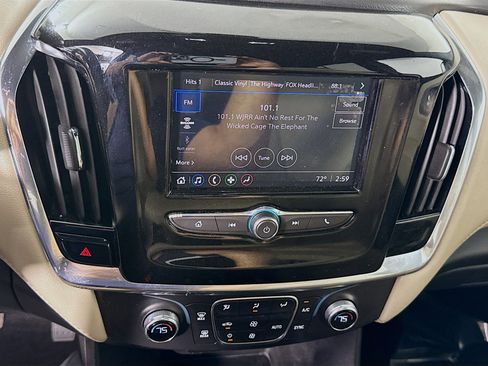 Used 2023 Chevrolet Traverse LS image 18