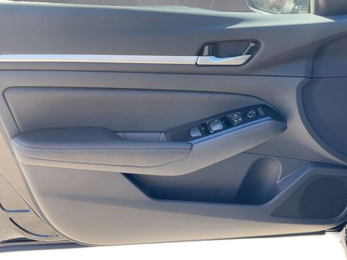 New 2025 Nissan Altima 2.5 SR w/ SR Premium Package image 13