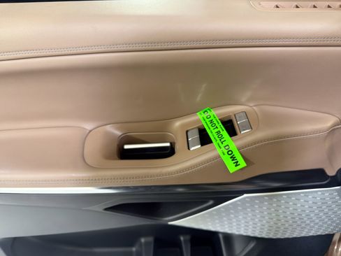 Used 2025 Lincoln Navigator Black Label image 12