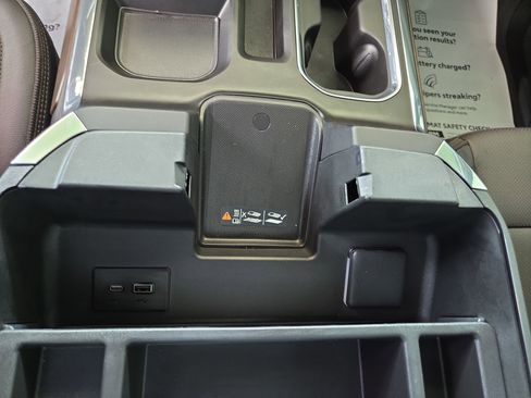 Used 2024 Chevrolet Silverado 1500 High Country w/ High Country Premium Package image 27