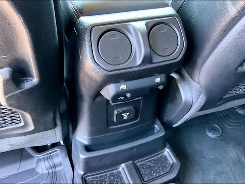 Used 2020 Jeep Wrangler Unlimited Rubicon w/ Quick Order Package 28Y Recon AWD/4WD image 35