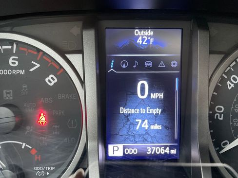 Certified 2022 Toyota Tacoma TRD Off-Road image 25