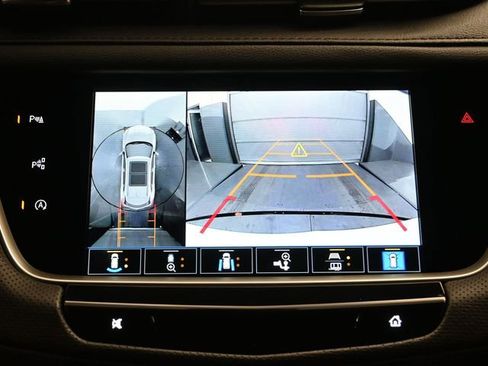 Used 2025 Cadillac XT5 Sportv w/ Technology Package image 18