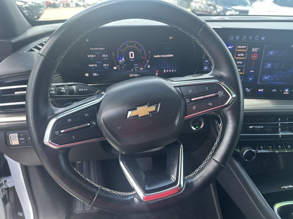 Used 2025 Chevrolet Traverse LT FWD image 22