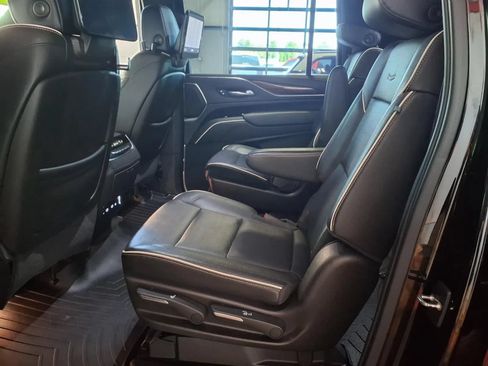 Used 2021 Cadillac Escalade ESV Premium Luxury w/ Driver Assist Tech Package AWD/4WD image 15
