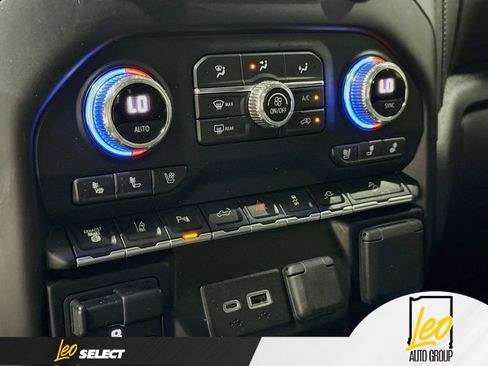 Used 2022 GMC Sierra 3500 Denali w/ Technology Package AWD/4WD image 19