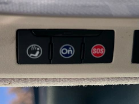 Used 2017 Chevrolet Cruze LS FWD image 24