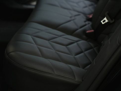 Used 2024 BMW 740i image 48