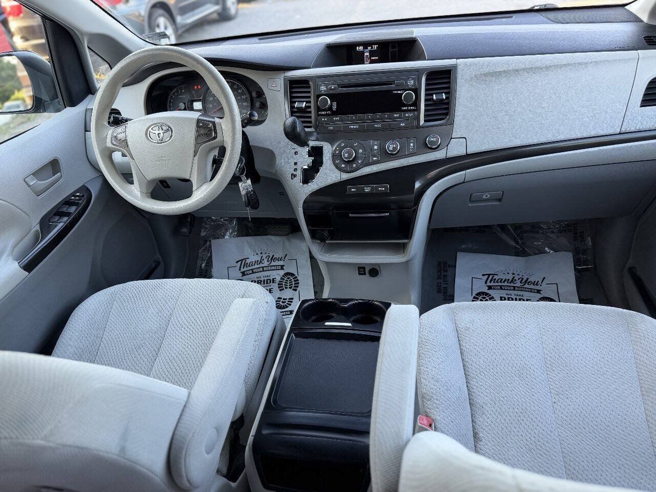 Used 2011 Toyota Sienna LE w/ Towing Pkg FWD image 16