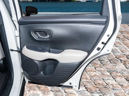 Certified 2023 Honda HR-V LX image 13