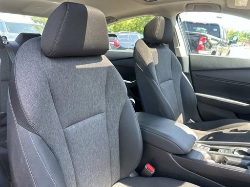 Used 2023 Honda Accord EX image 10