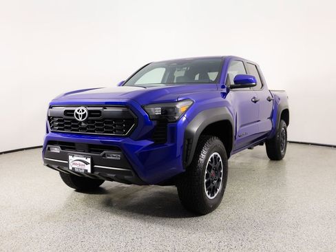 Used 2024 Toyota Tacoma TRD Off-Road image 3