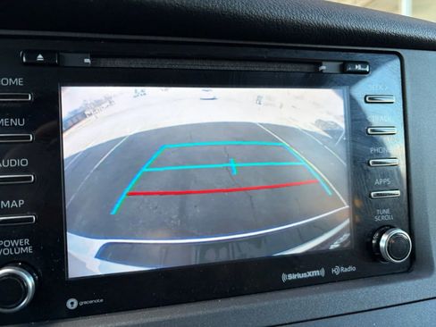 Used 2019 Toyota Sienna LE FWD image 63