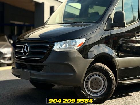 Used 2019 Mercedes-Benz Sprinter 2500 image 2