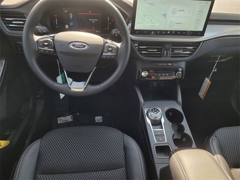 New 2025 Ford Escape SE image 18