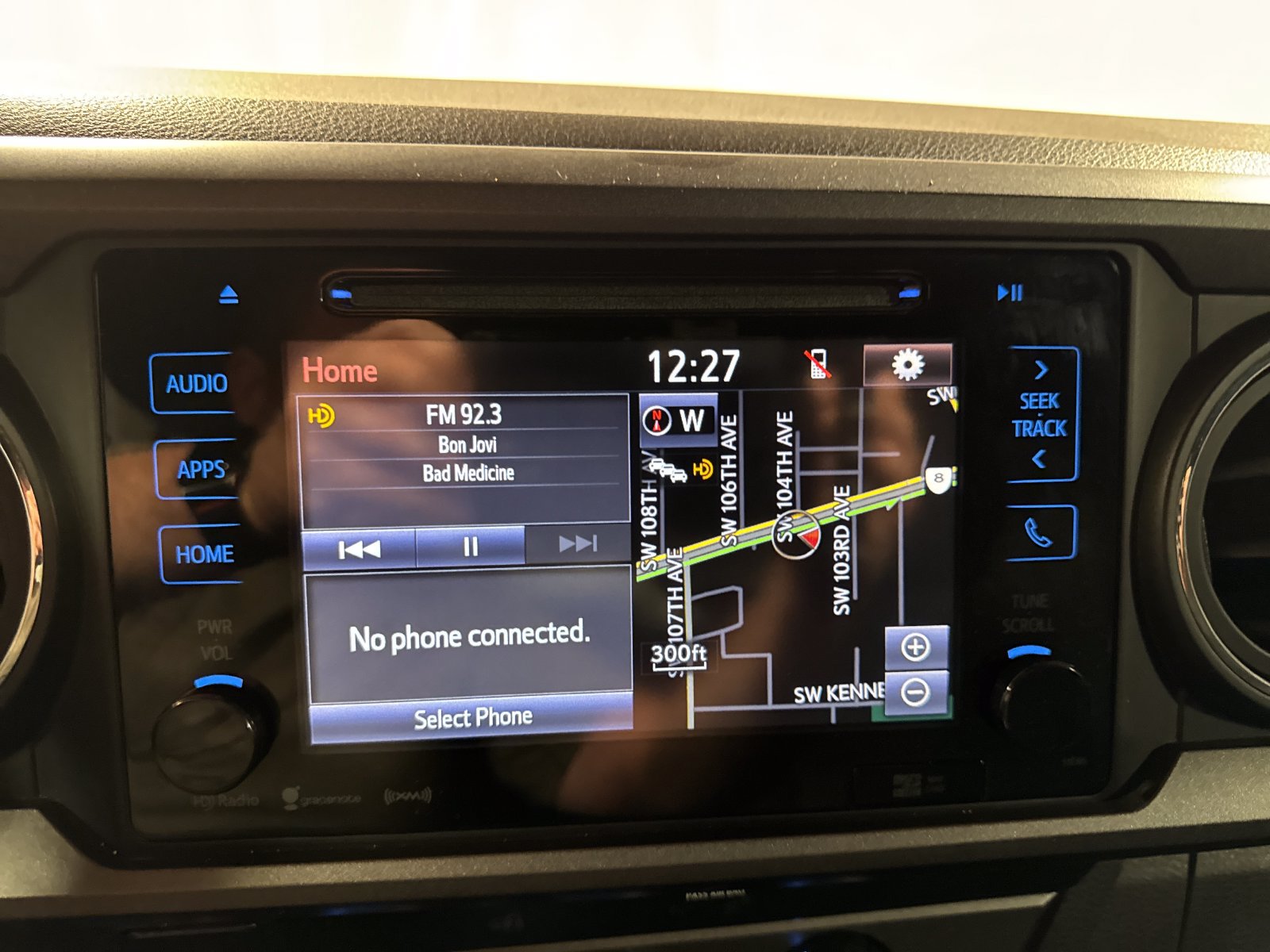 Used 2019 Toyota Tacoma TRD Off-Road w/ Technology Package AWD/4WD image 21