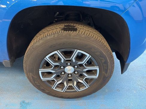 Certified 2023 Chevrolet Colorado LT w/ LT Convenience Package III image 3