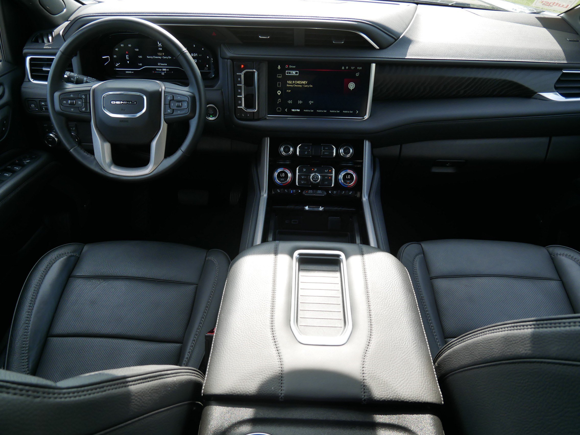 Used 2024 GMC Yukon XL Denali AWD/4WD image 10