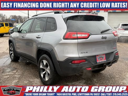 Used 2016 Jeep Cherokee Trailhawk w/ Comfort & Convenience Group AWD/4WD image 6