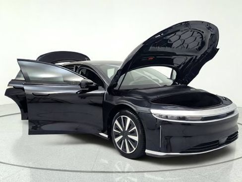 Used 2025 Lucid Air Pure RWD image 11