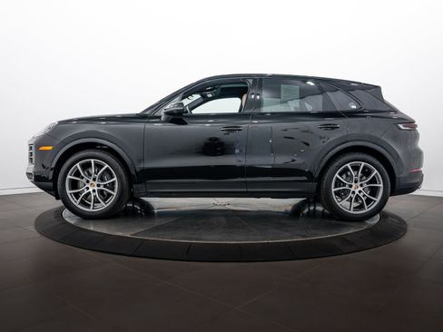 Certified 2026 Porsche Cayenne AWD/4WD image 2