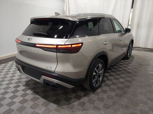 Used 2024 INFINITI QX60 Luxe AWD/4WD image 3