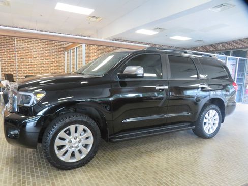 Used 2014 Toyota Sequoia Platinum AWD/4WD image 90