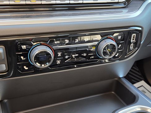 New 2026 Chevrolet Silverado 1500 LTZ w/ LTZ Premium Package image 18