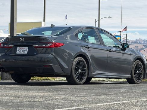 Used 2025 Toyota Camry SE FWD image 4