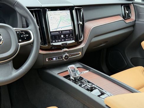 Certified 2025 Volvo XC60 T8 Ultra w/ Climate Package AWD/4WD image 14