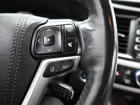 Used 2018 Toyota Highlander Limited Platinum image 18