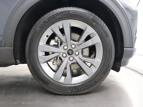 Used 2022 Ford Explorer XLT w/ Equipment Group 202A AWD/4WD image 47