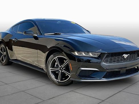 Used 2024 Ford Mustang Coupe RWD image 3
