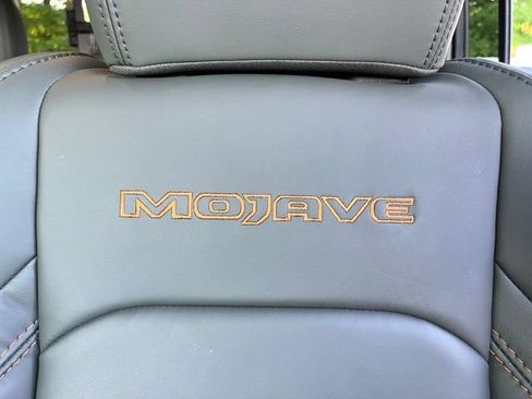 Used 2026 Jeep Gladiator Mojave AWD/4WD image 19