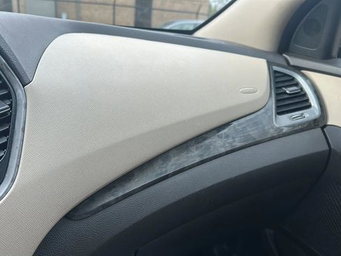 Used 2018 Hyundai Santa Fe SE FWD image 38