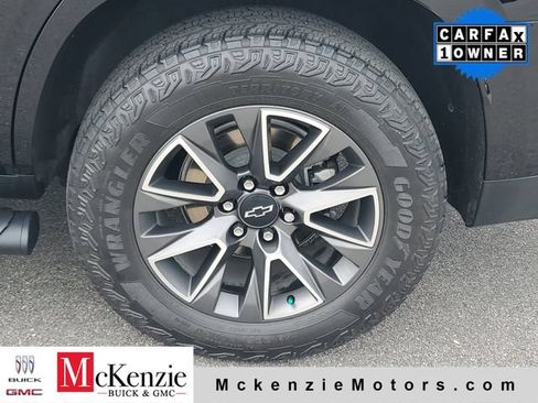 Used 2023 Chevrolet Tahoe Z71 w/ Z71 Off-Road Package AWD/4WD image 34