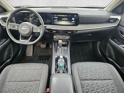 Used 2025 Nissan Kicks SV w/ Charging Package AWD/4WD image 16