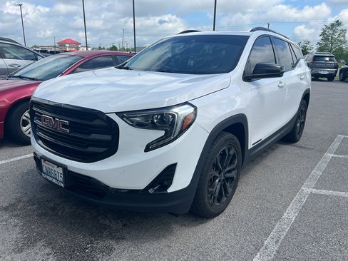 Used 2020 GMC Terrain SLT w/ Preferred Package AWD/4WD image 2
