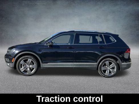 Used 2018 Volkswagen Tiguan SEL Premium image 9