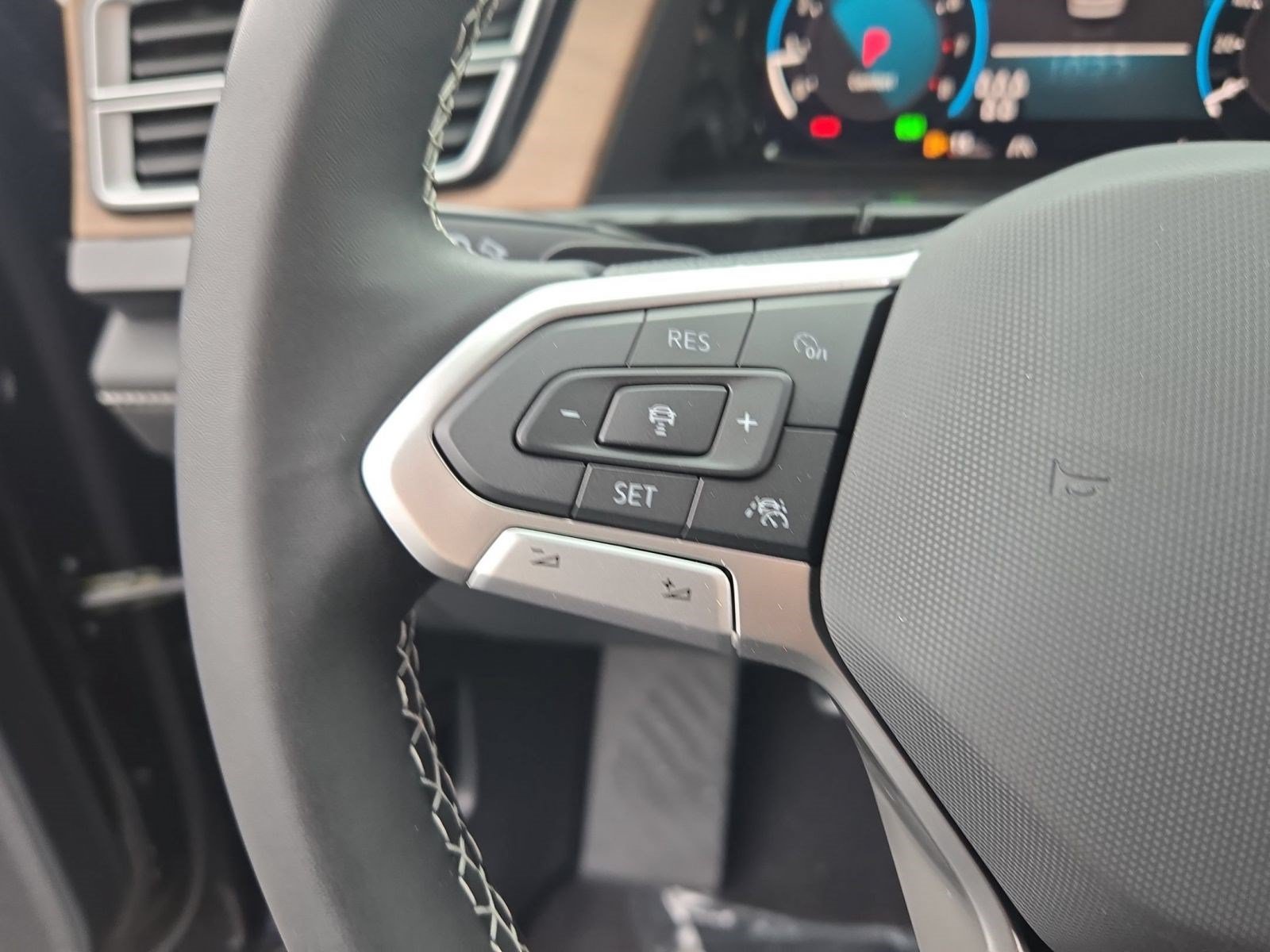 Used 2026 Volkswagen Atlas SE AWD/4WD image 15