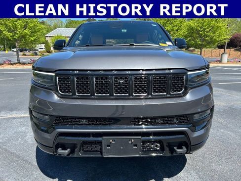 Used 2024 Jeep Grand Wagoneer Series III w/ Rear Seat Video Group 1 AWD/4WD image 15
