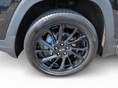 Used 2024 GMC Terrain SLT w/ Elevation Edition AWD/4WD image 30